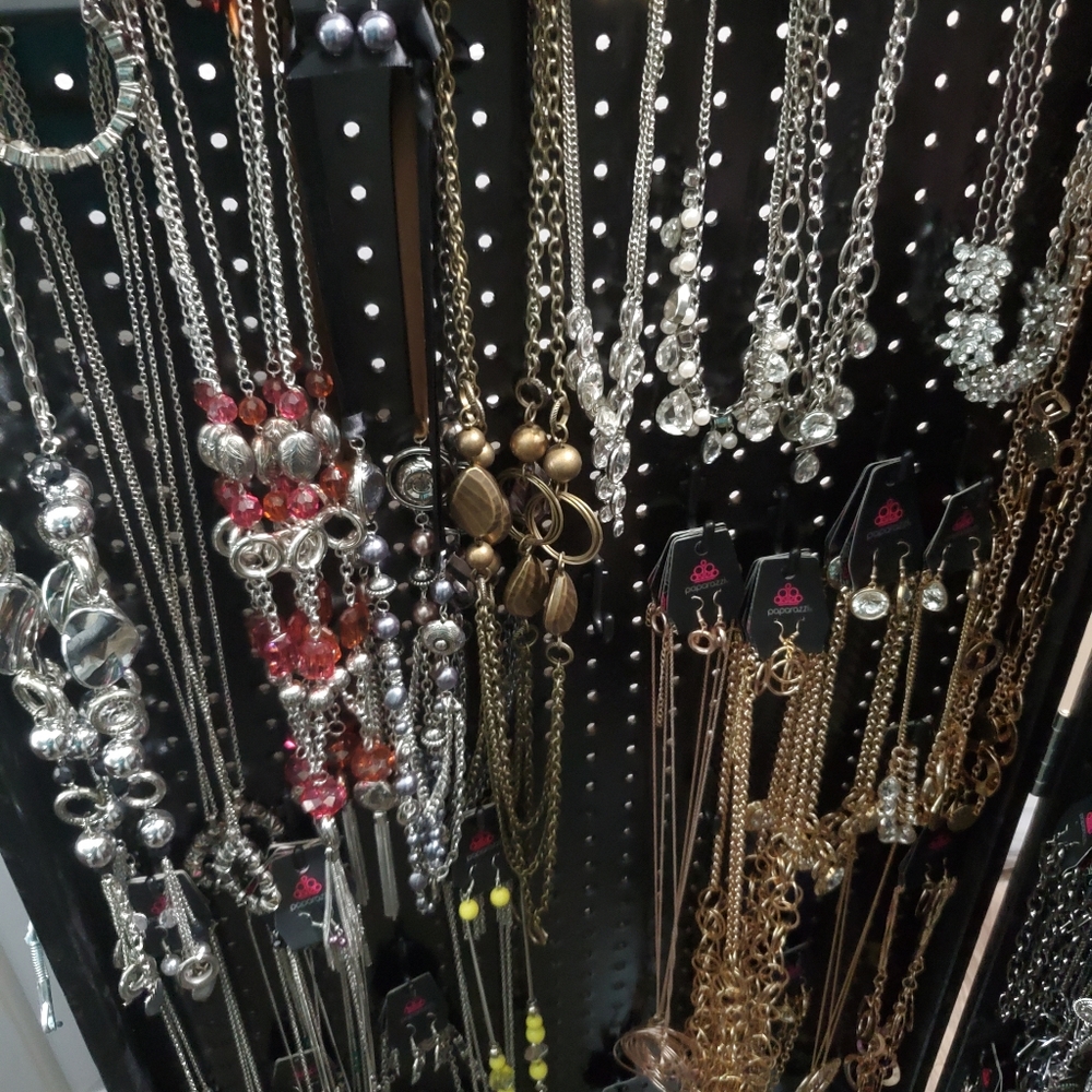 New!Paparazzi Mixed Jewelry Lot wholesale - Picture 3 of 4